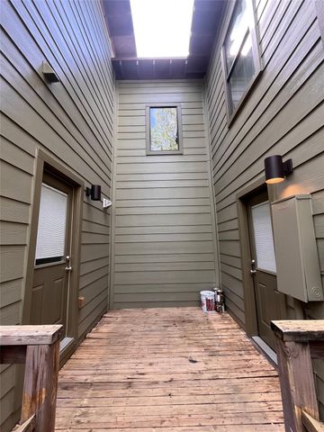 1038 E 43rd ST B, Austin, TX 78751