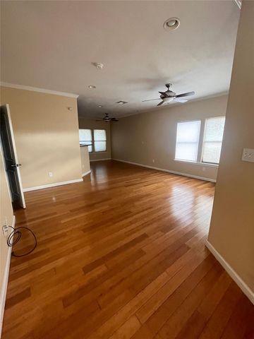 1038 E 43rd ST B, Austin, TX 78751