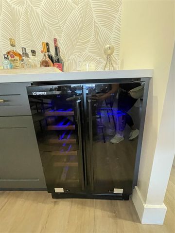 400 Kings Point Dr 1027, Sunny Isles Beach, FL 33160