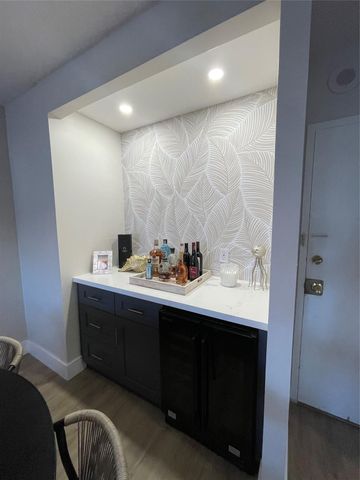 400 Kings Point Dr 1027, Sunny Isles Beach, FL 33160