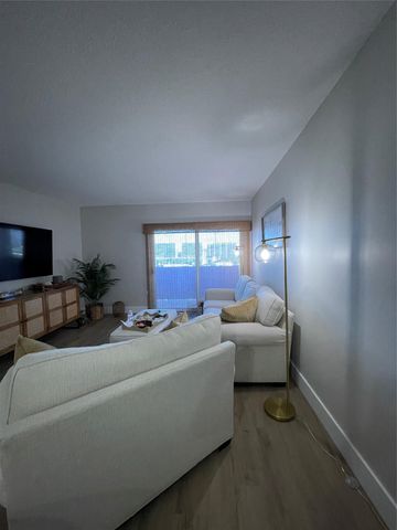 400 Kings Point Dr 1027, Sunny Isles Beach, FL 33160