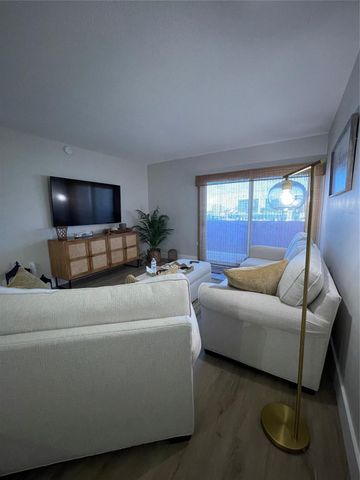 400 Kings Point Dr 1027, Sunny Isles Beach, FL 33160