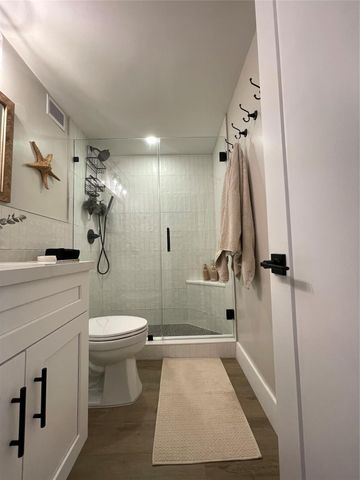 400 Kings Point Dr 1027, Sunny Isles Beach, FL 33160