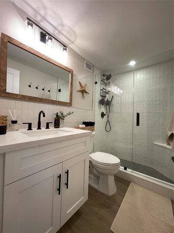 400 Kings Point Dr 1027, Sunny Isles Beach, FL 33160