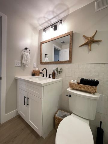 400 Kings Point Dr 1027, Sunny Isles Beach, FL 33160