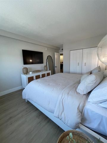 400 Kings Point Dr 1027, Sunny Isles Beach, FL 33160