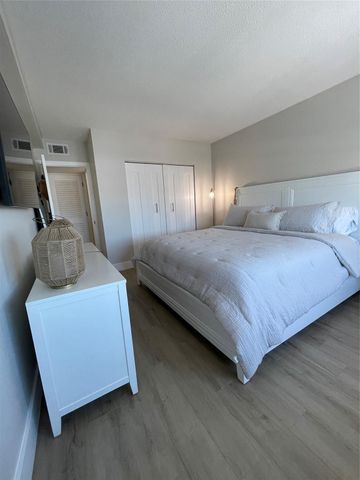 400 Kings Point Dr 1027, Sunny Isles Beach, FL 33160