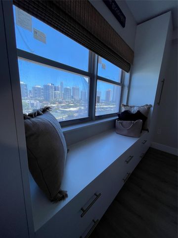 400 Kings Point Dr 1027, Sunny Isles Beach, FL 33160