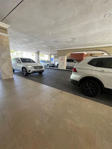 400 Kings Point Dr 1027, Sunny Isles Beach, FL 33160