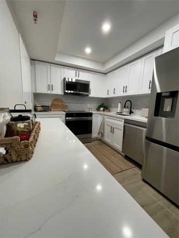 400 Kings Point Dr 1027, Sunny Isles Beach, FL 33160