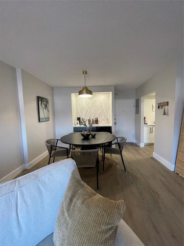 400 Kings Point Dr 1027, Sunny Isles Beach, FL 33160