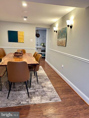 19 CAROUSEL CT, Sterling, VA 20164