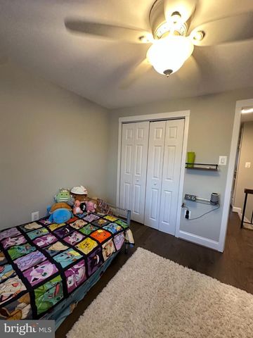 19 CAROUSEL CT, Sterling, VA 20164