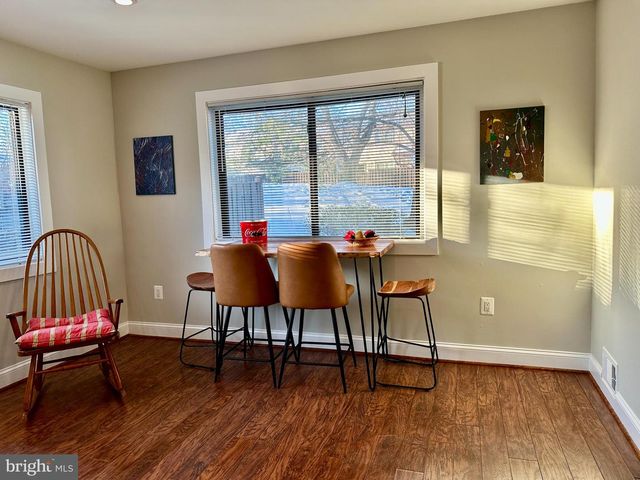 19 CAROUSEL CT, Sterling, VA 20164