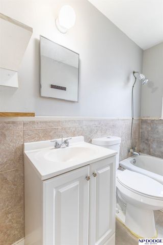 3739 N 44th Avenue, Omaha, NE 68111