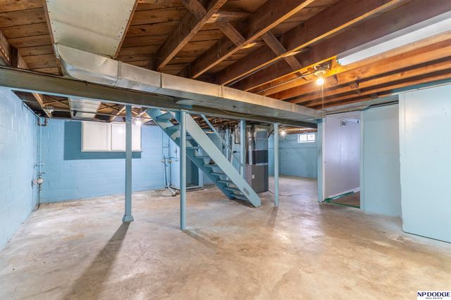 3739 N 44th Avenue, Omaha, NE 68111