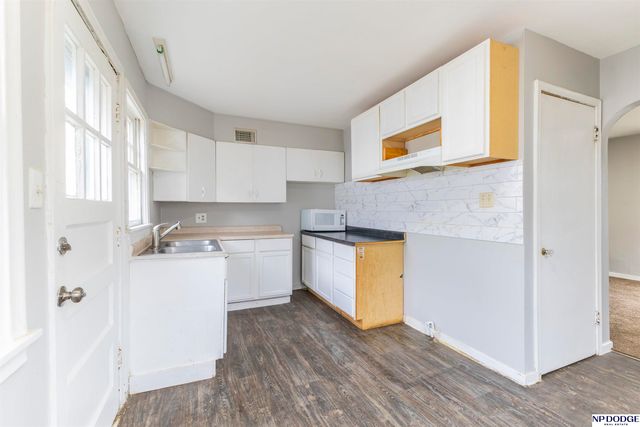 3739 N 44th Avenue, Omaha, NE 68111