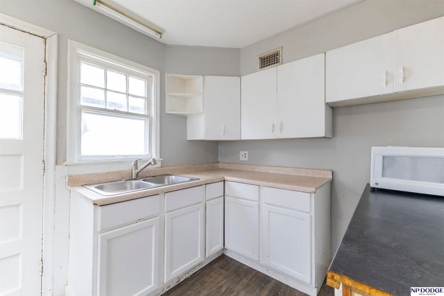 3739 N 44th Avenue, Omaha, NE 68111