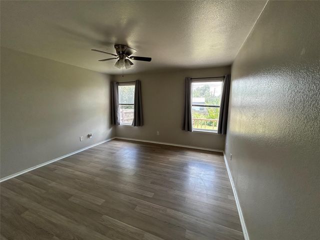 2101 Whistling WAY, Taylor, TX 76574