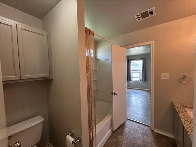 2101 Whistling WAY, Taylor, TX 76574