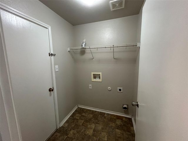 2101 Whistling WAY, Taylor, TX 76574