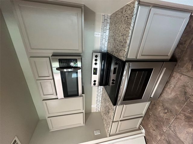 2101 Whistling WAY, Taylor, TX 76574