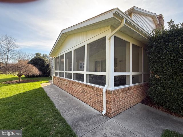 8234 GLENDALE DR, Frederick, MD 21702