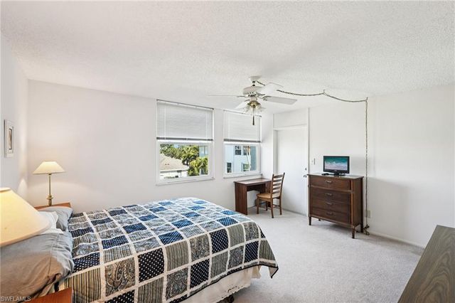 5959 Winkler RD # 305, Fort Myers, FL 33919