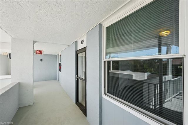 5959 Winkler RD # 305, Fort Myers, FL 33919