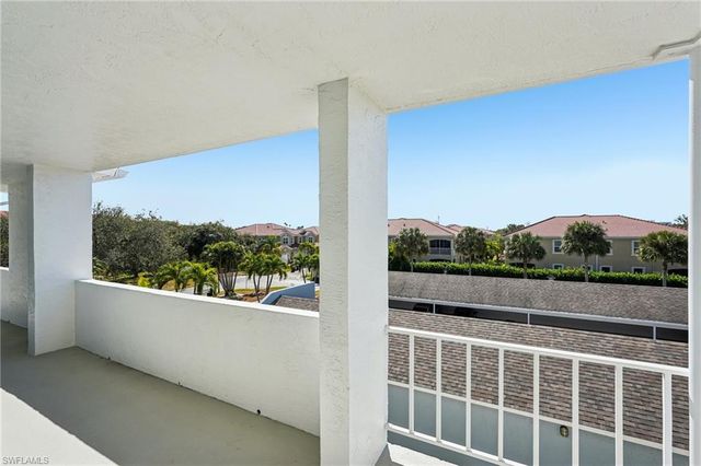 5959 Winkler RD # 305, Fort Myers, FL 33919