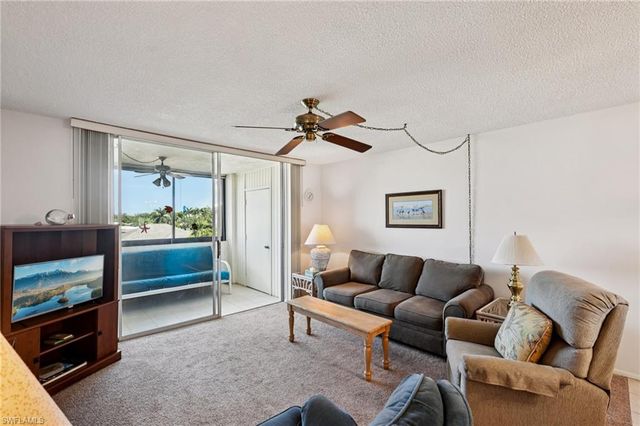 5959 Winkler RD # 305, Fort Myers, FL 33919