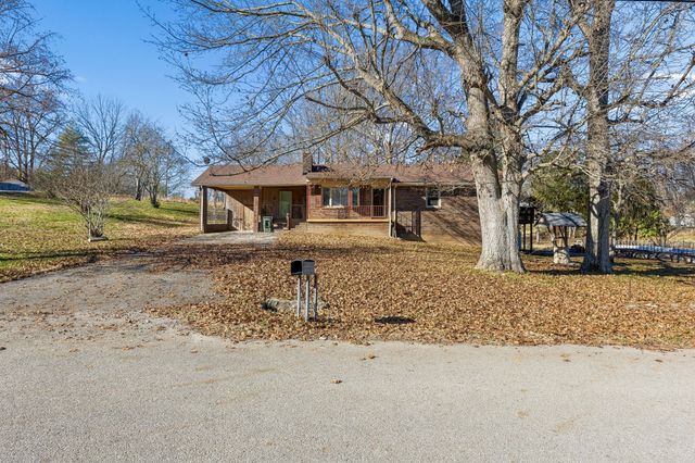 148 Maple St, Gordonsville, TN 38563