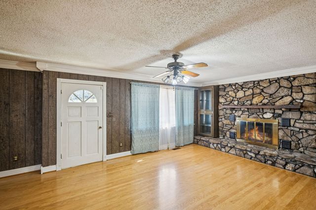 148 Maple St, Gordonsville, TN 38563