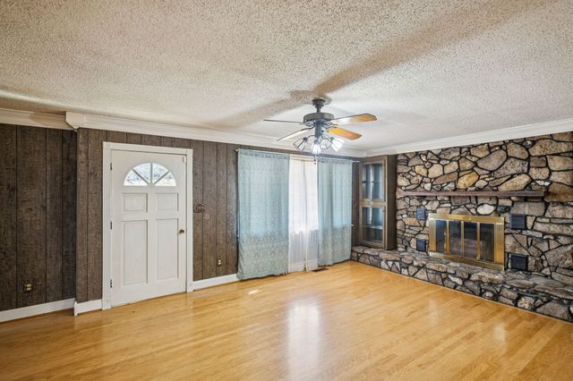 148 Maple St, Gordonsville, TN 38563