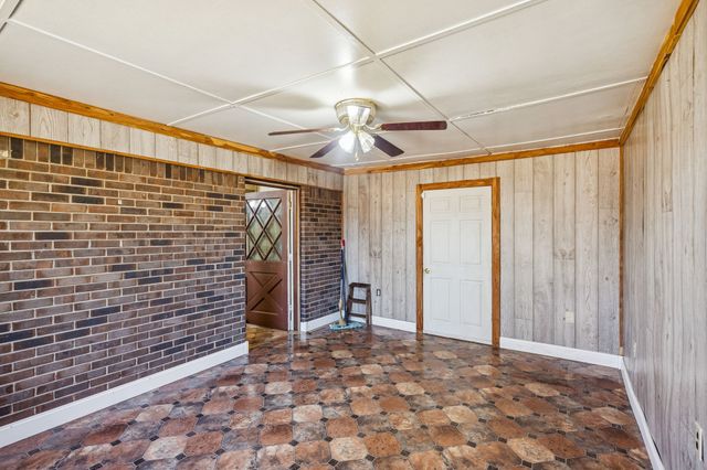 148 Maple St, Gordonsville, TN 38563