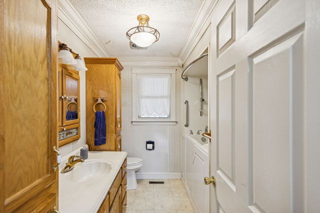 148 Maple St, Gordonsville, TN 38563