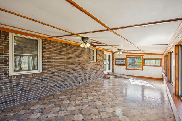 148 Maple St, Gordonsville, TN 38563