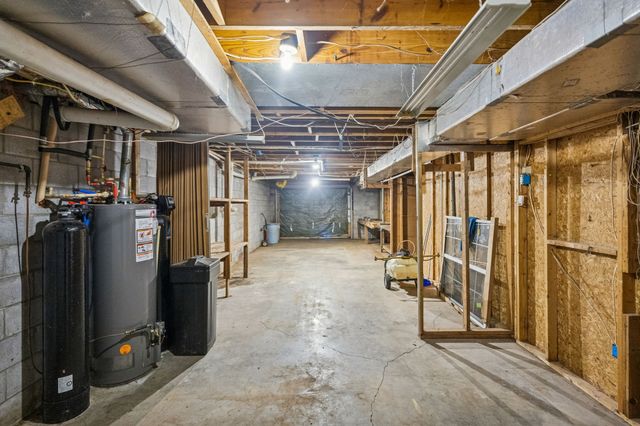 148 Maple St, Gordonsville, TN 38563