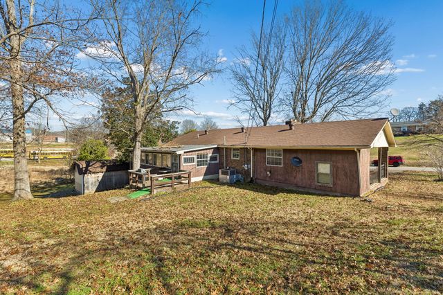 148 Maple St, Gordonsville, TN 38563