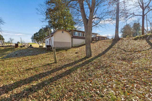 148 Maple St, Gordonsville, TN 38563