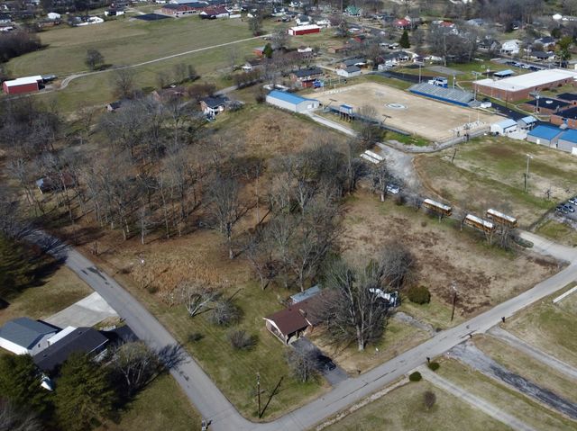 148 Maple St, Gordonsville, TN 38563