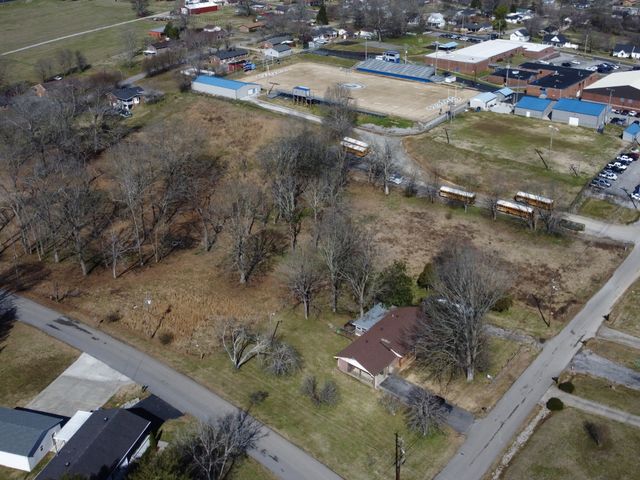 148 Maple St, Gordonsville, TN 38563