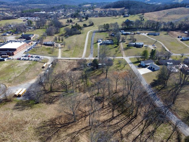 148 Maple St, Gordonsville, TN 38563