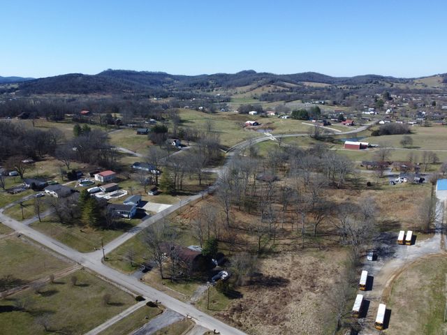 148 Maple St, Gordonsville, TN 38563