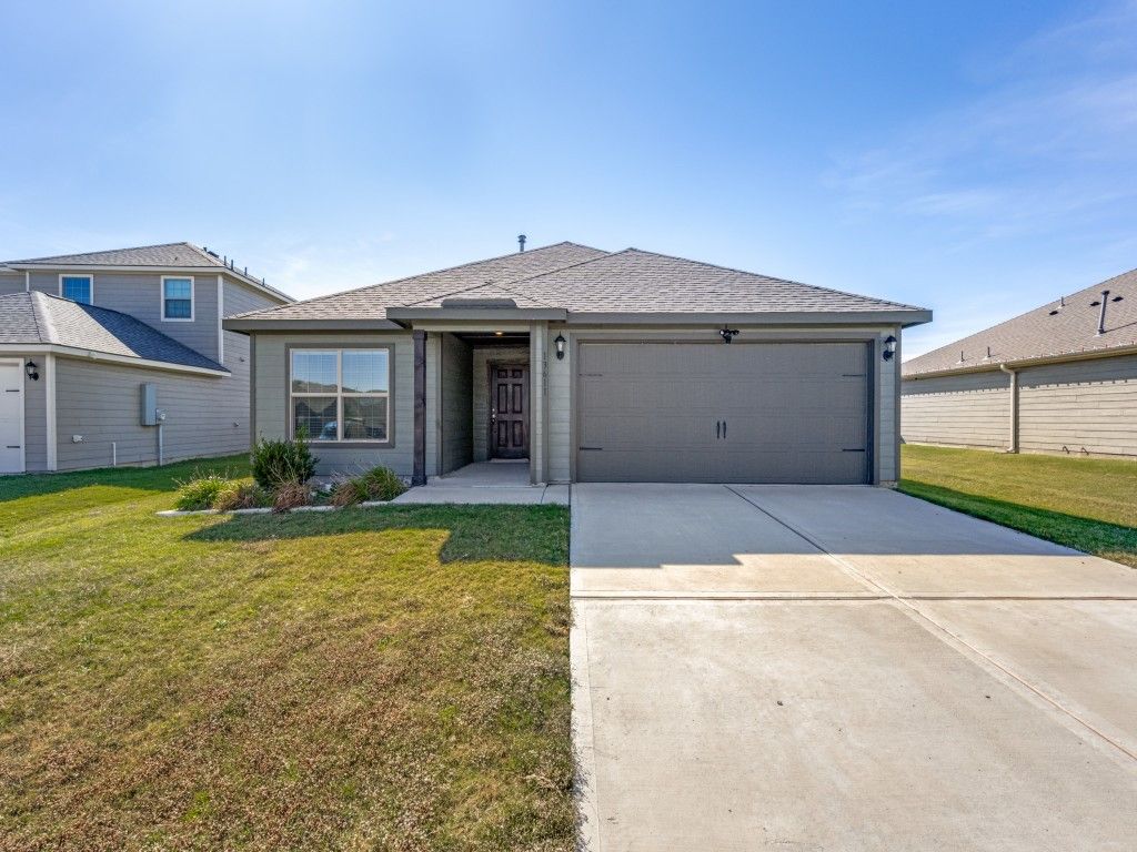 13611 Logan Pass Drive, Ponder, TX 76259