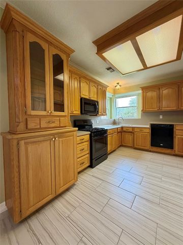 102 Thyme Trail, Lake Jackson, TX 77566