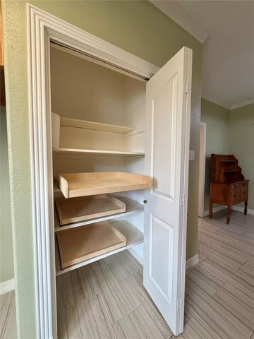 102 Thyme Trail, Lake Jackson, TX 77566