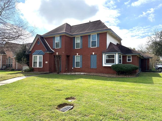 102 Thyme Trail, Lake Jackson, TX 77566