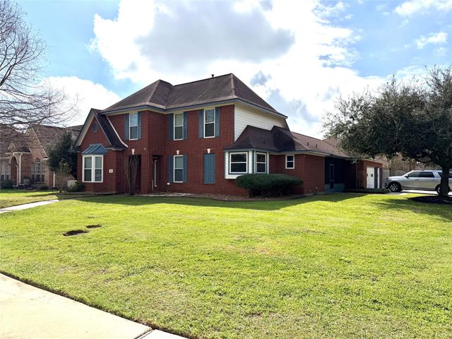 102 Thyme Trail, Lake Jackson, TX 77566