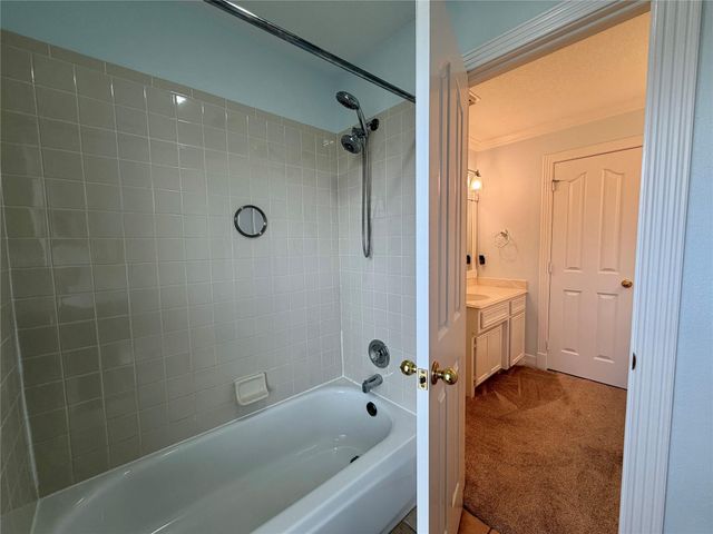 102 Thyme Trail, Lake Jackson, TX 77566